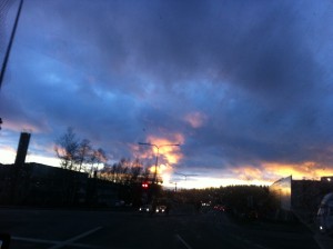Auringonlasku Maminkartanossa.Taivas liekehti!